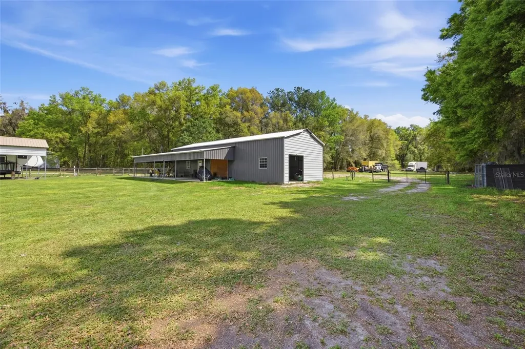 3660 W Highway 329 Reddick FL 32686