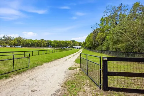 3660 W Highway 329 Reddick FL 32686