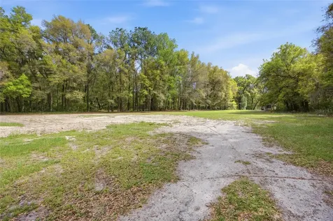 3660 W Highway 329 Reddick FL 32686