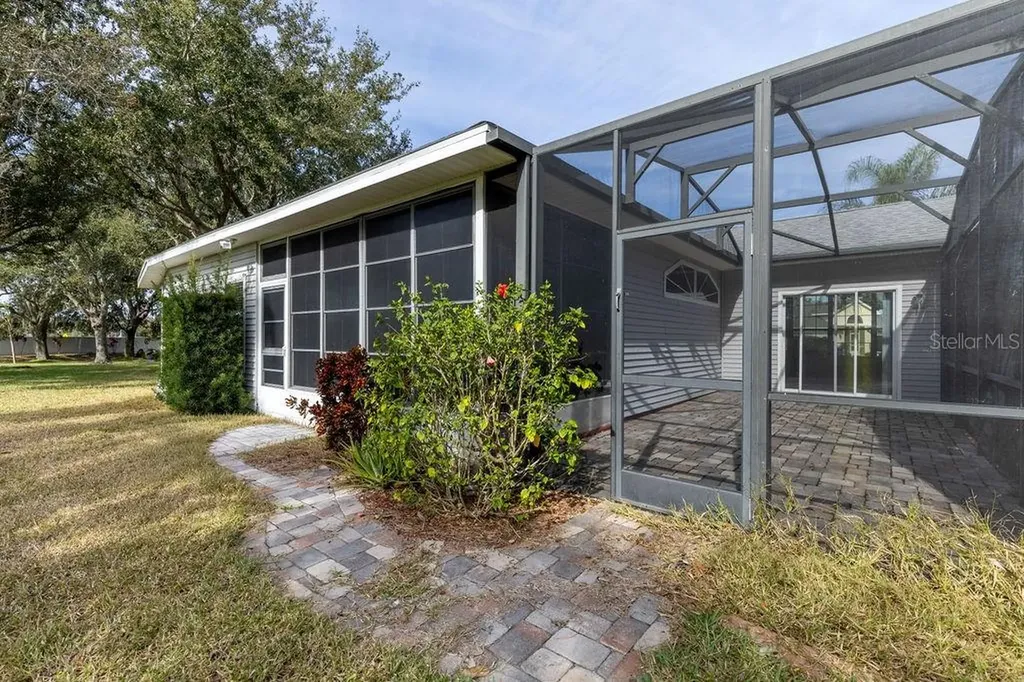 6002 Sailboat Avenue Tavares FL 32778