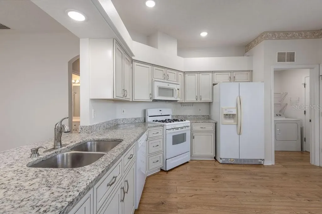 6002 Sailboat Avenue Tavares FL 32778