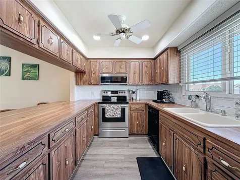 9961 Eagles Point Circle Port Richey FL 34668
