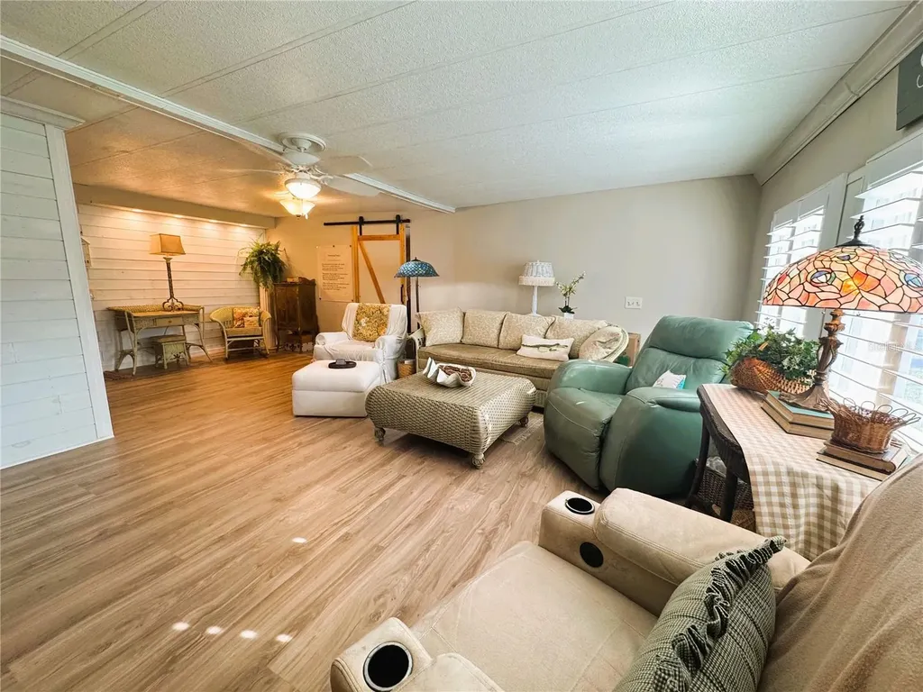 107 Royal Palm Drive Leesburg FL 34748