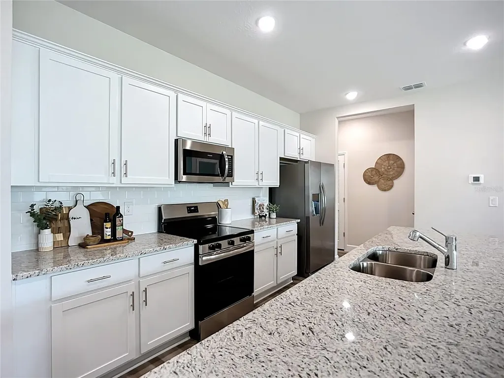 2302 N Mindlin Lane North Port FL 34286