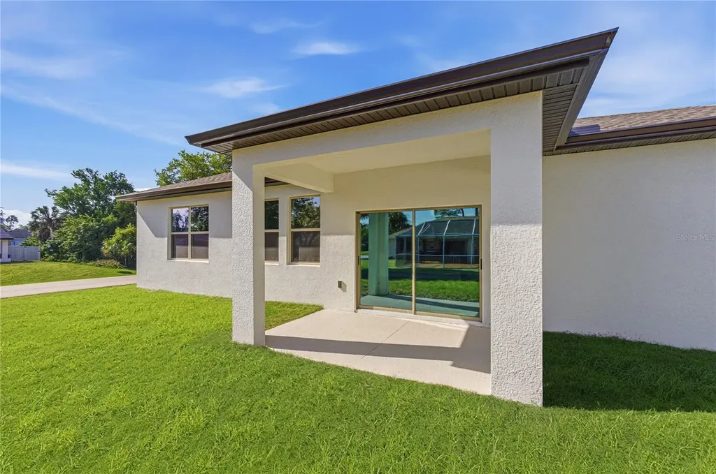 2302 N Mindlin Lane North Port FL 34286