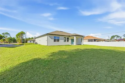 2302 N Mindlin Lane North Port FL 34286