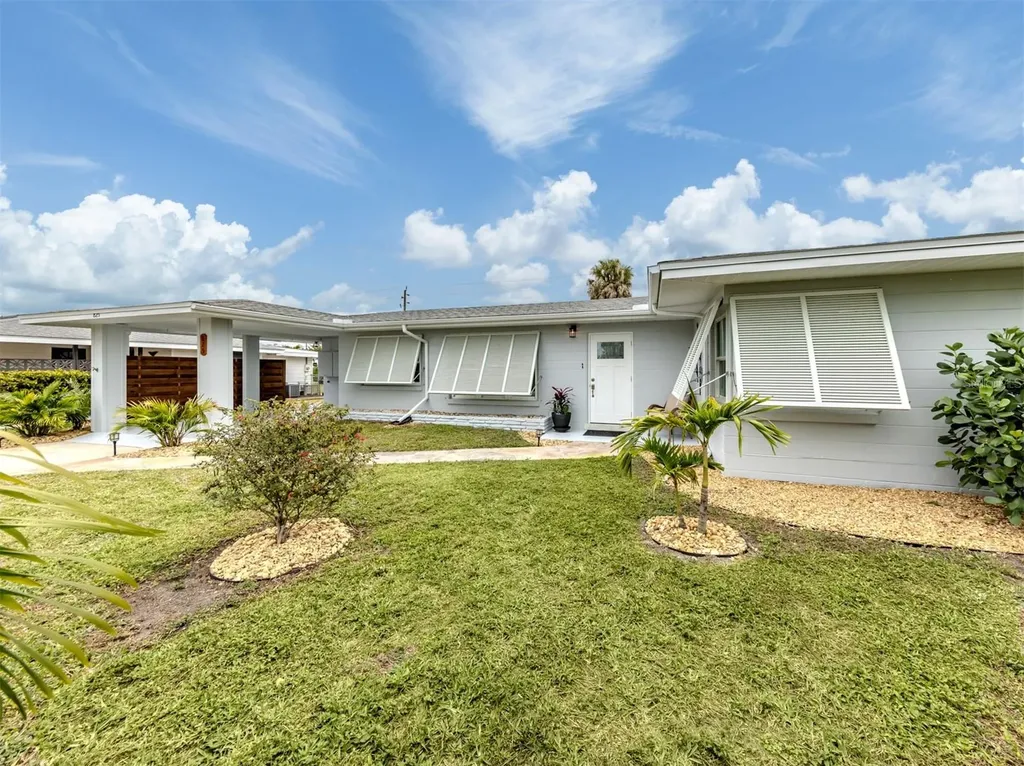 825 Nokomis Avenue S Venice FL 34285