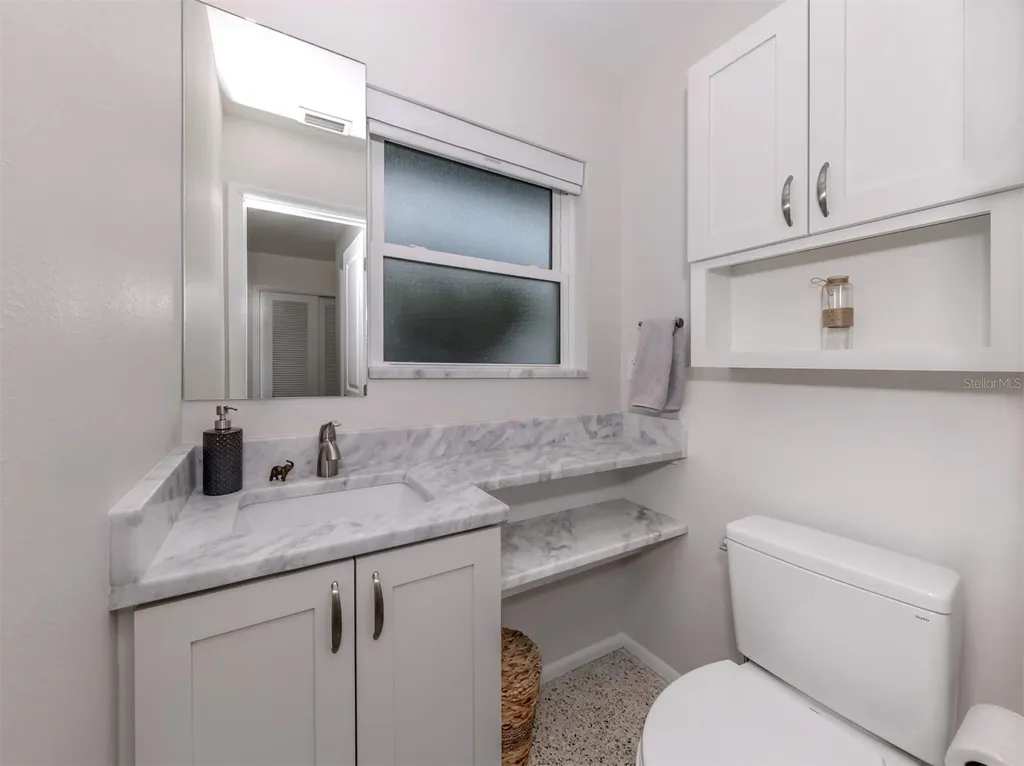 825 Nokomis Avenue S Venice FL 34285