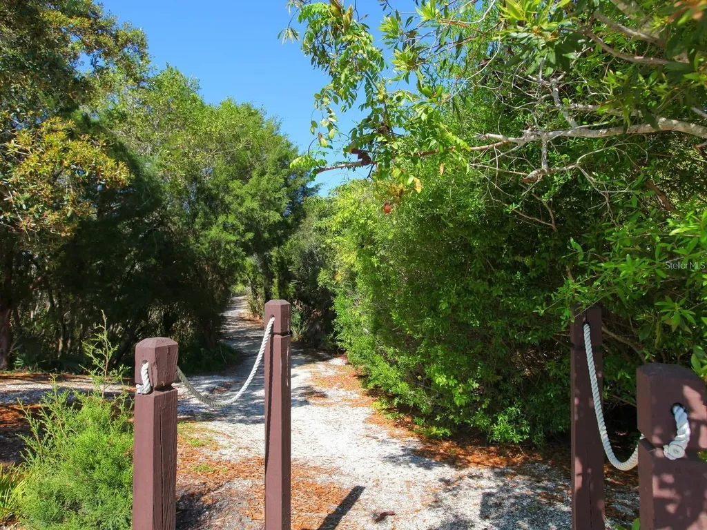 1678 Starling Drive Sarasota FL 34231