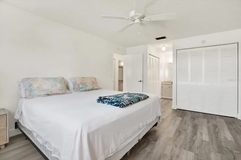 3146 37th Lane S St Petersburg FL 33711