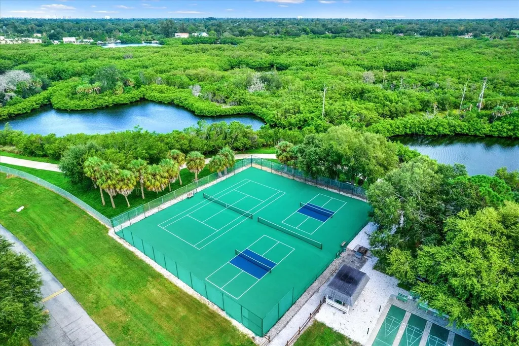 3146 37th Lane S St Petersburg FL 33711