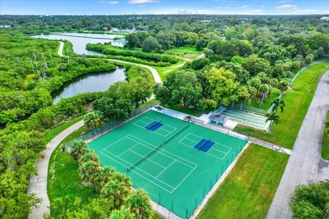 3146 37th Lane S St Petersburg FL 33711