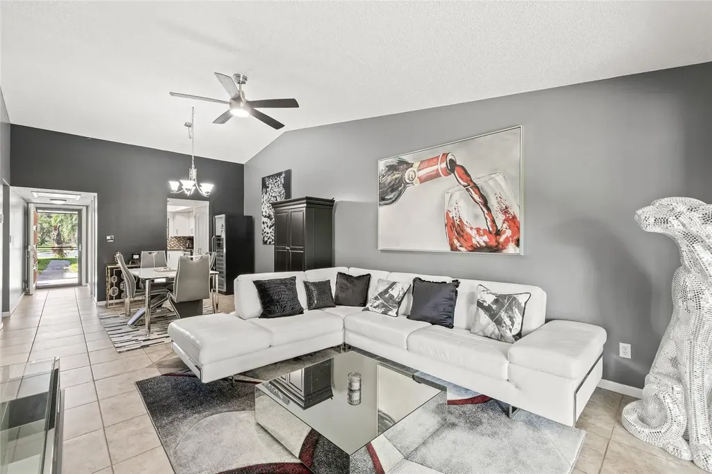 9677 86th Avenue Seminole FL 33777