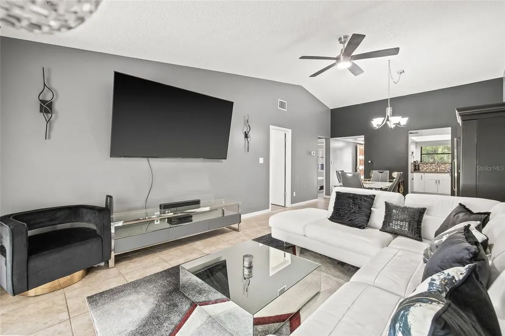 9677 86th Avenue Seminole FL 33777