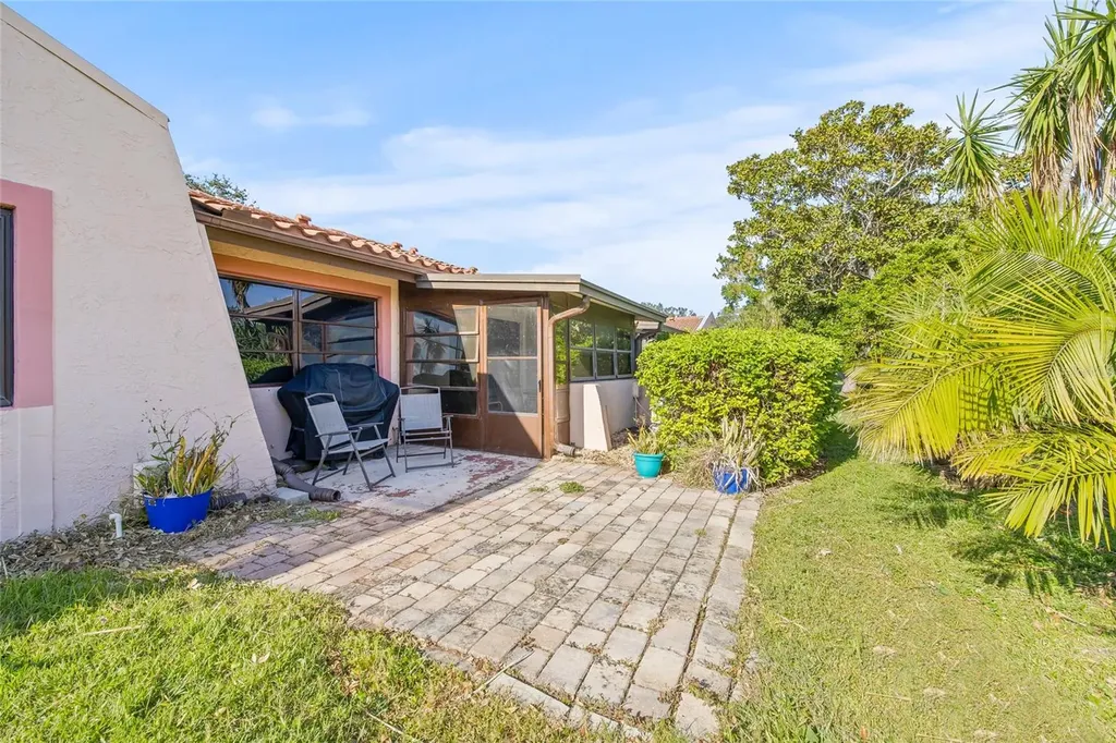 9677 86th Avenue Seminole FL 33777