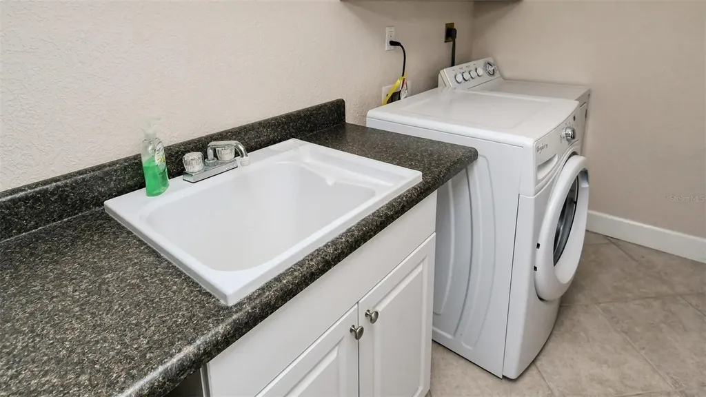 1125 W Peppertree Drive Sarasota FL 34242