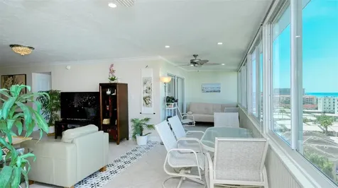 1125 W Peppertree Drive Sarasota FL 34242