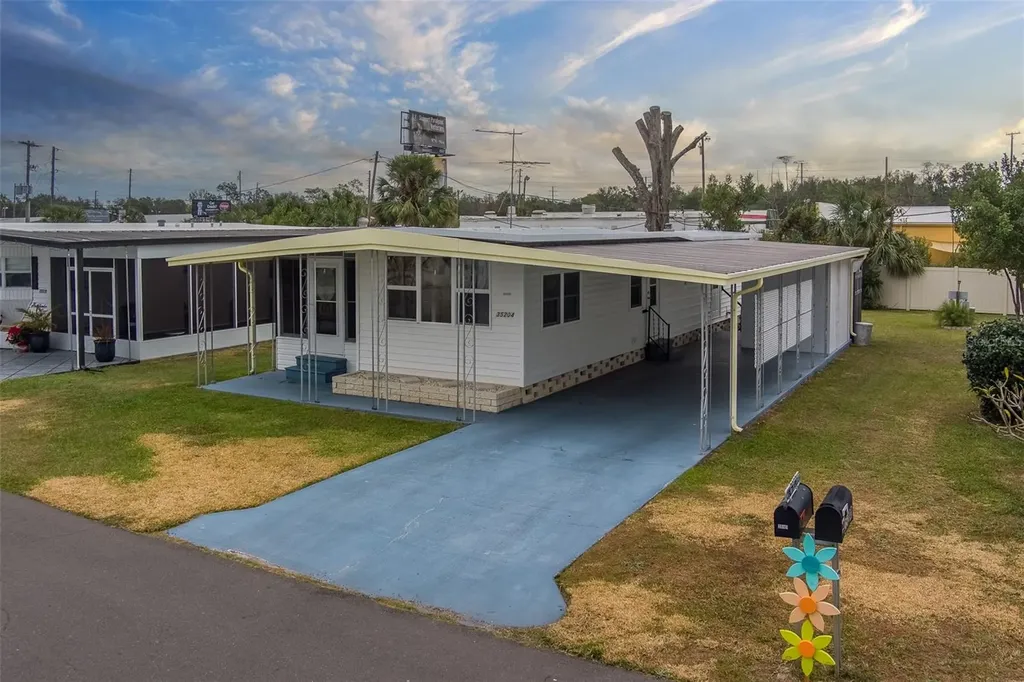 35204 Ada Avenue Zephyrhills FL 33541