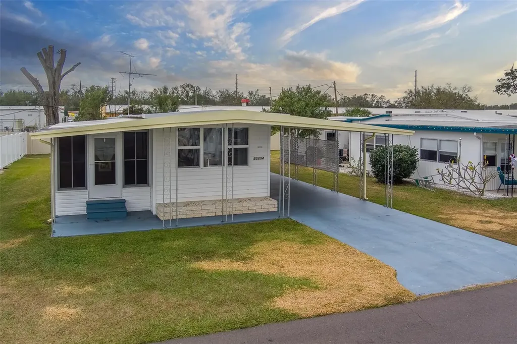 35204 Ada Avenue Zephyrhills FL 33541