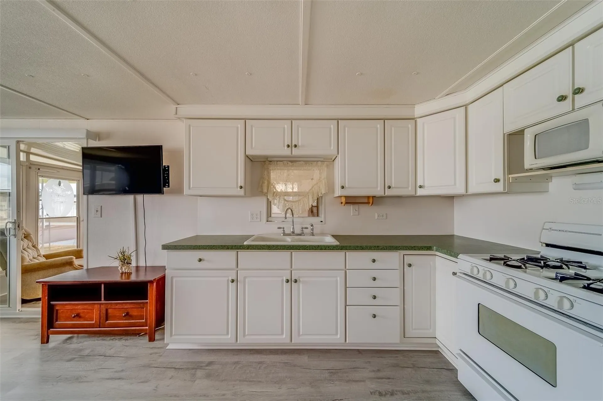 35204 Ada Avenue Zephyrhills FL 33541