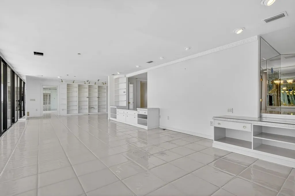 7650 Bayshore Drive Treasure Island FL 33706