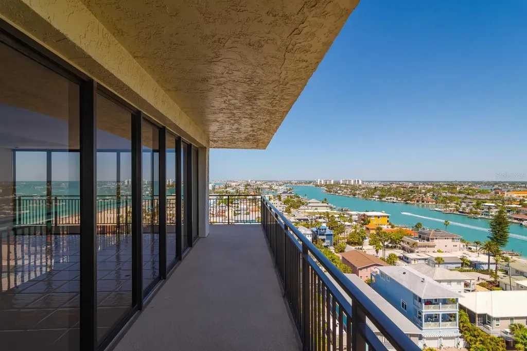 7650 Bayshore Drive Treasure Island FL 33706