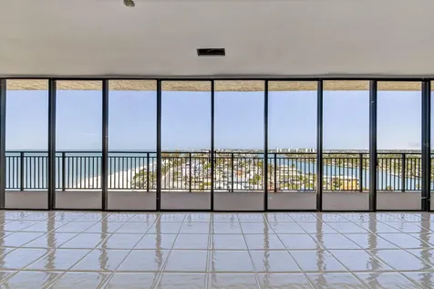 7650 Bayshore Drive Treasure Island FL 33706