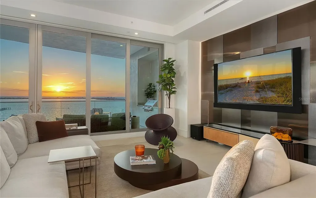 401 Quay Commons Sarasota FL 34236