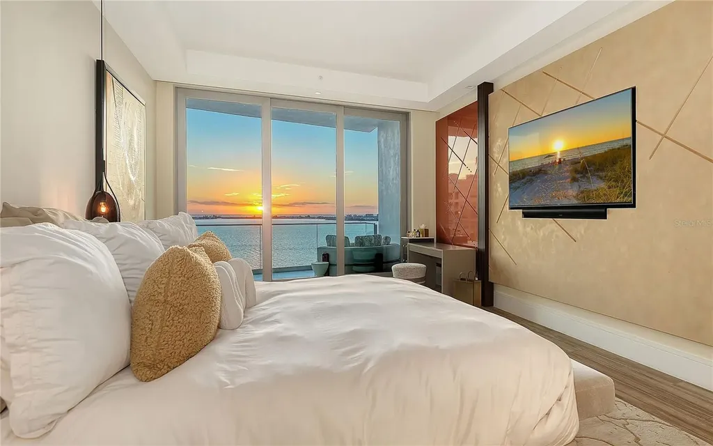 401 Quay Commons Sarasota FL 34236