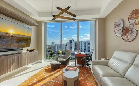 401 Quay Commons Sarasota FL 34236