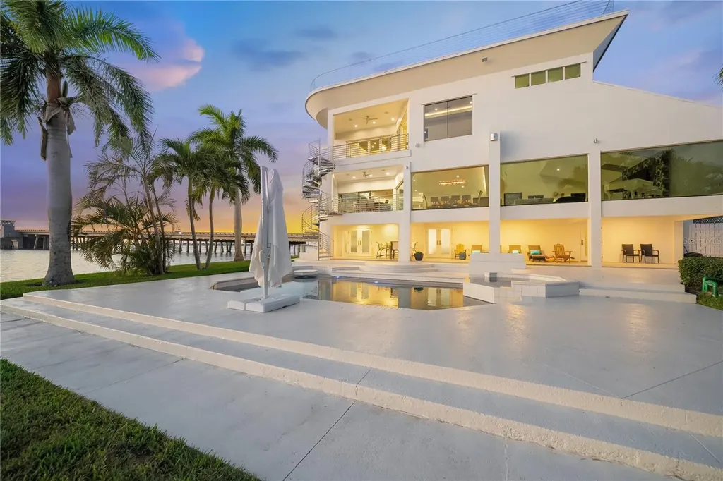 1400 Siesta Drive Sarasota FL 34239