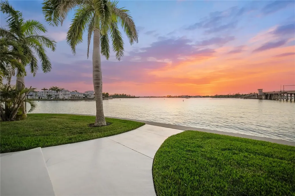 1400 Siesta Drive Sarasota FL 34239