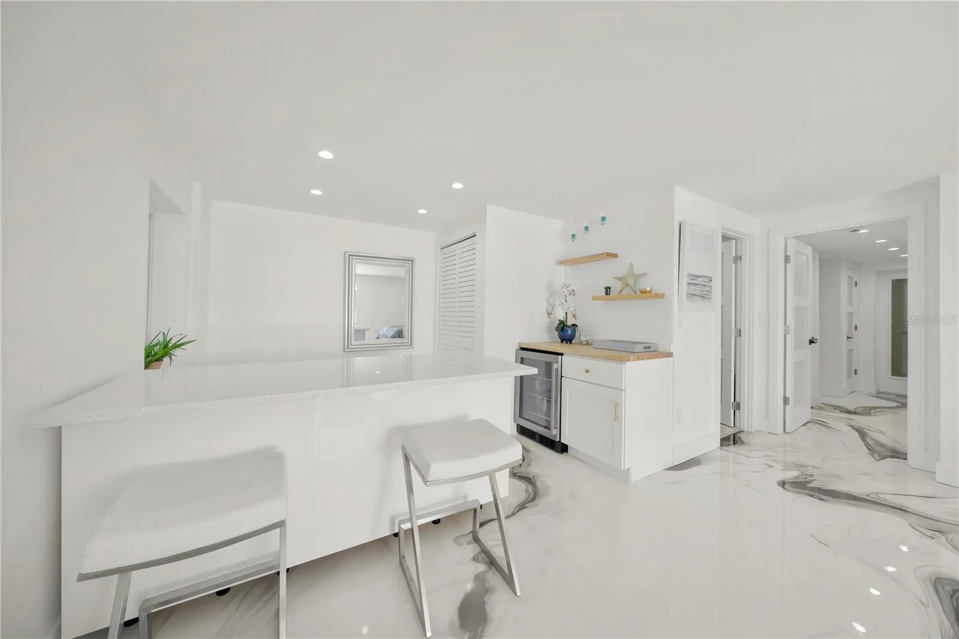 1400 Siesta Drive Sarasota FL 34239