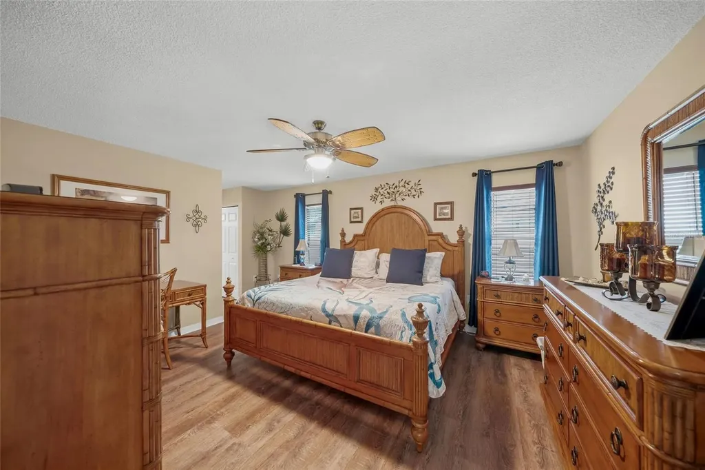8465 Cypress Lake Circle Sarasota FL 34243