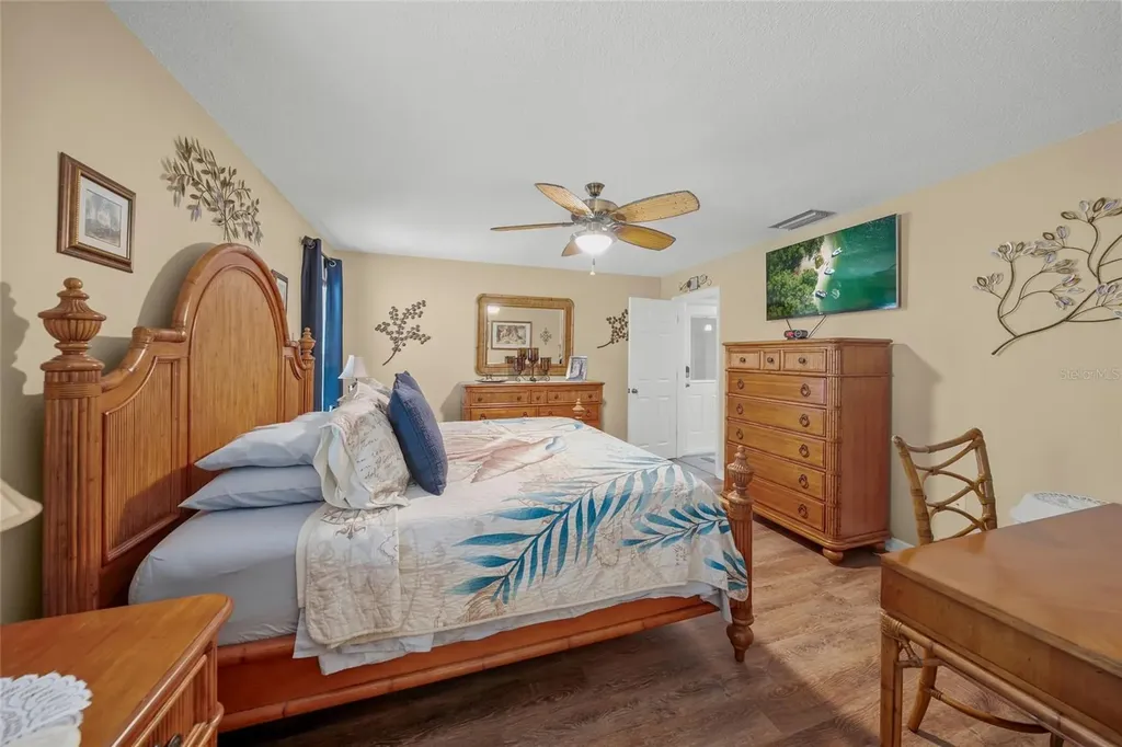 8465 Cypress Lake Circle Sarasota FL 34243
