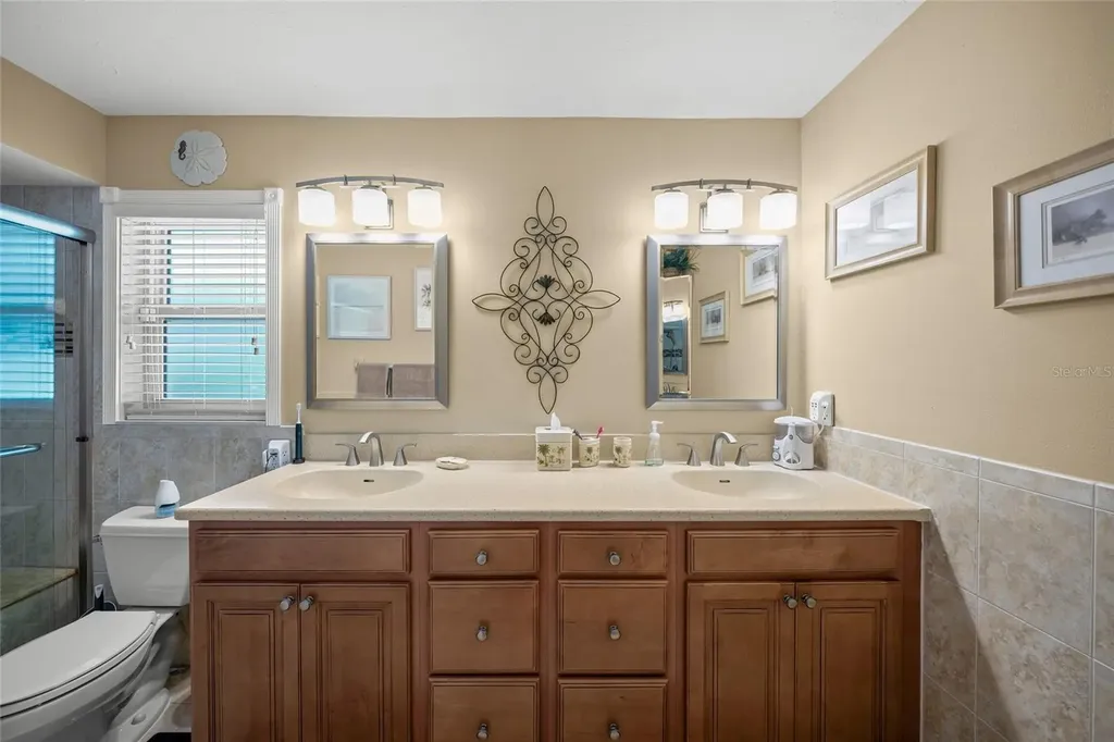 8465 Cypress Lake Circle Sarasota FL 34243