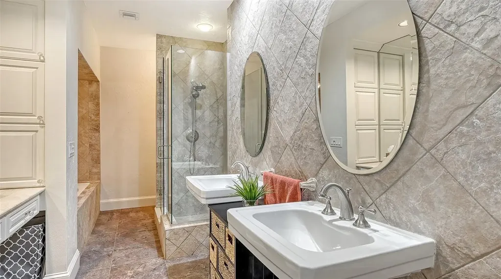 33 Bishops Court Road Osprey FL 34229