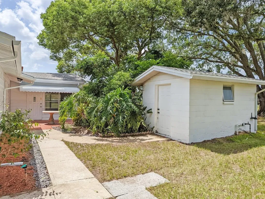 18110 Dorman Road Lithia FL 33547