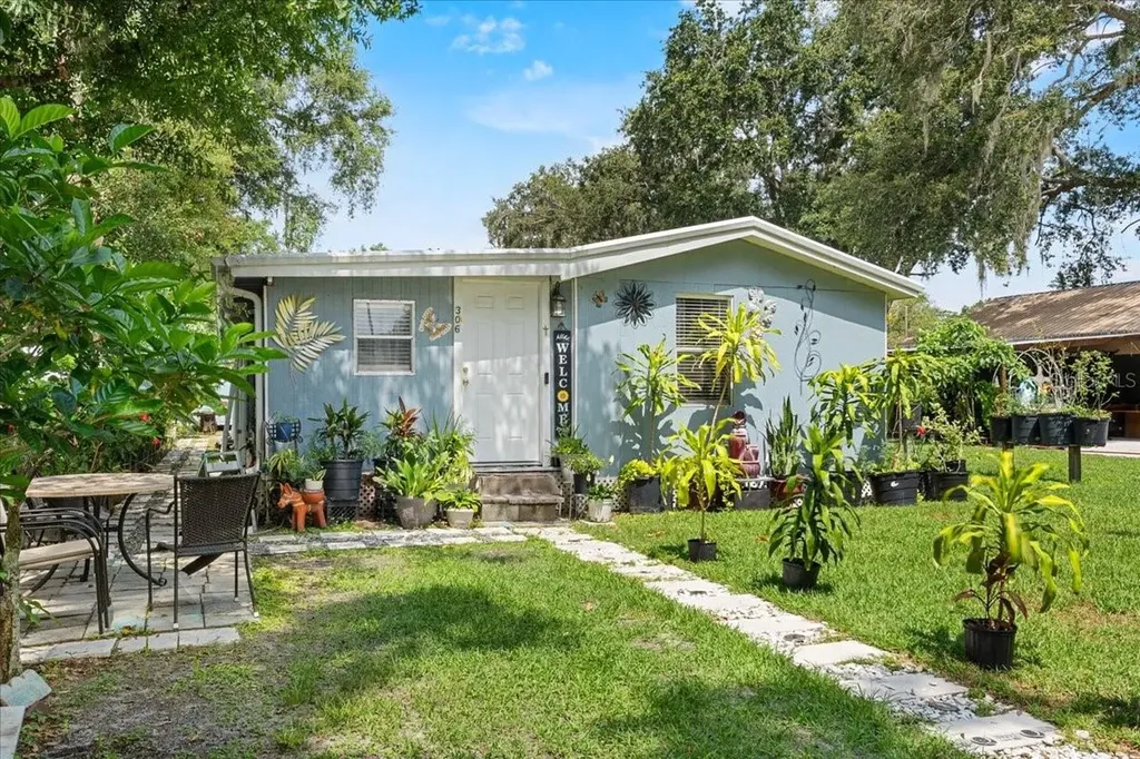 306 Avenue A Wahneta E Winter Haven FL 33880