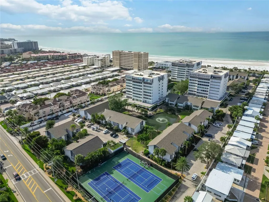 1166 W Peppertree Drive Sarasota FL 34242