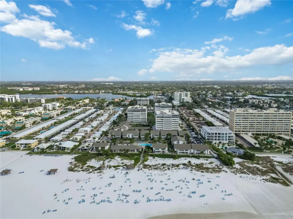 1166 W Peppertree Drive Sarasota FL 34242