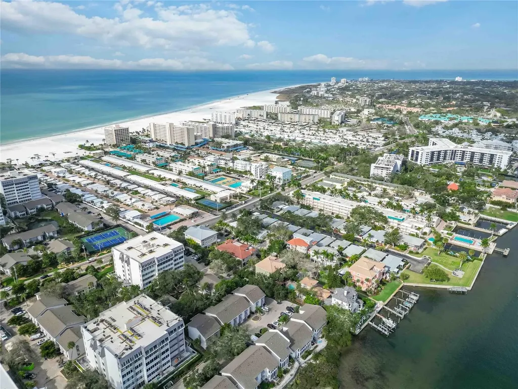 1166 W Peppertree Drive Sarasota FL 34242