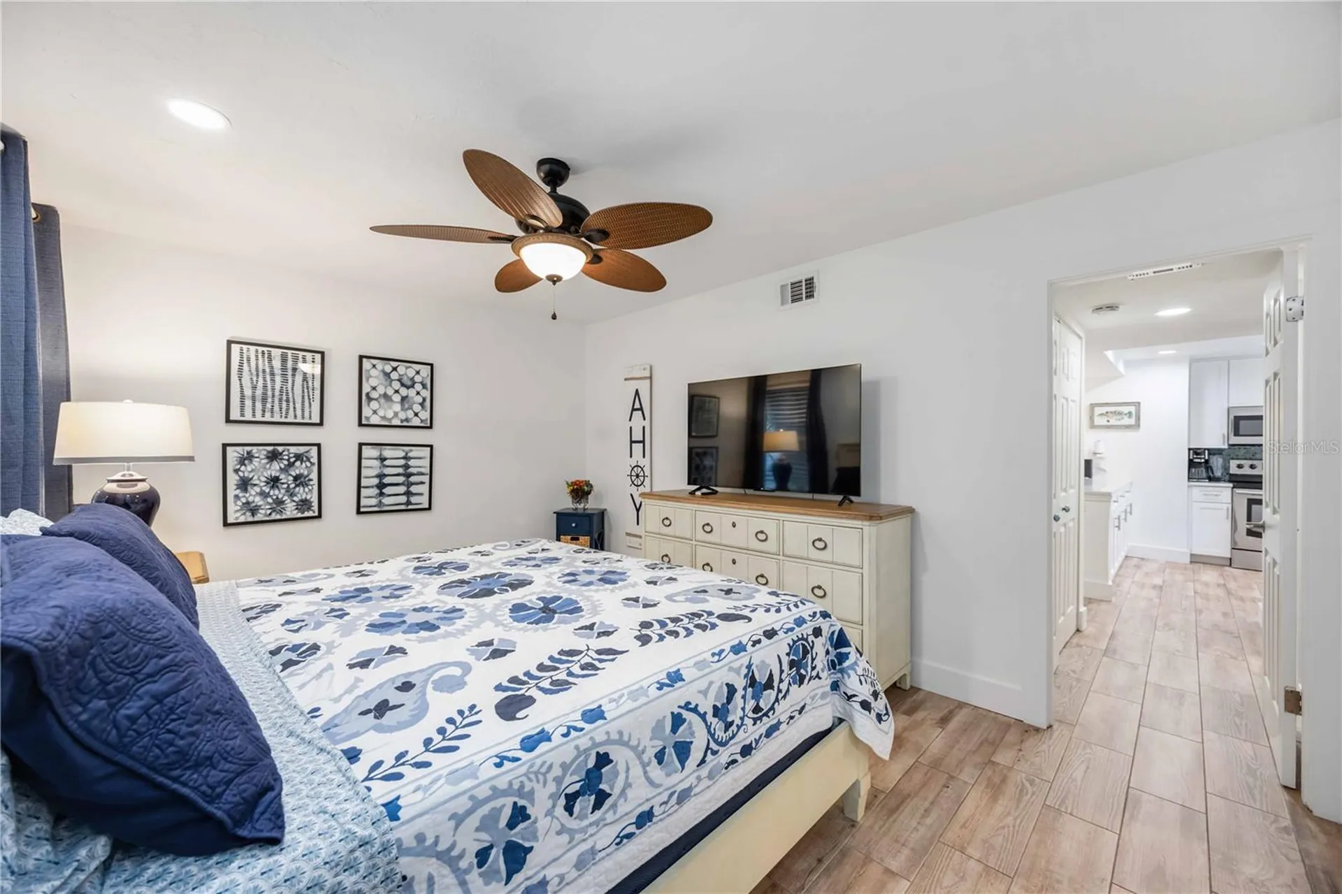 1166 W Peppertree Drive Sarasota FL 34242