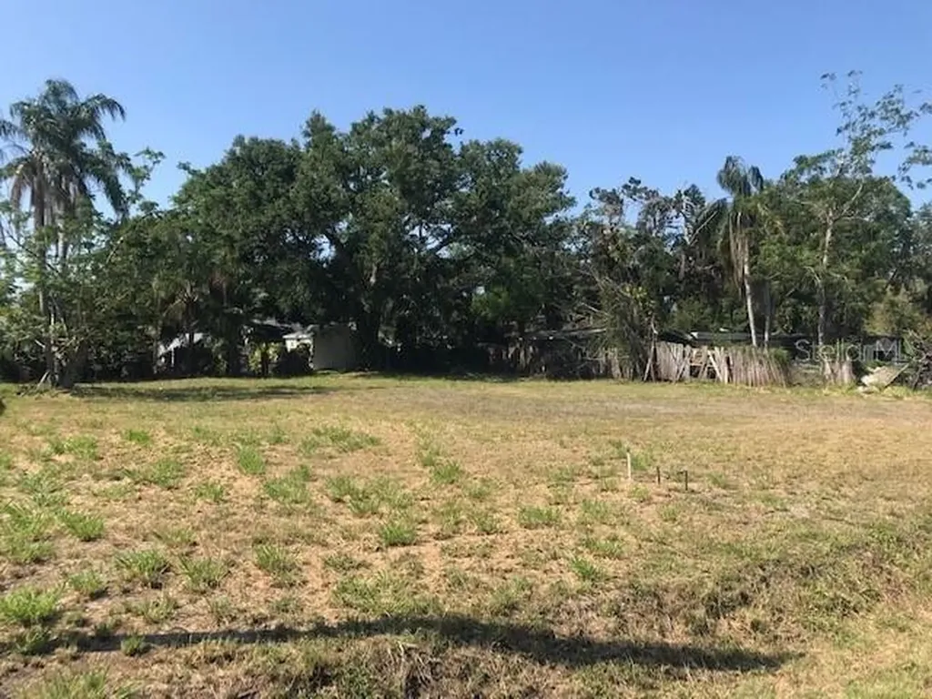 2930 Hawthorne Street Sarasota FL 34239