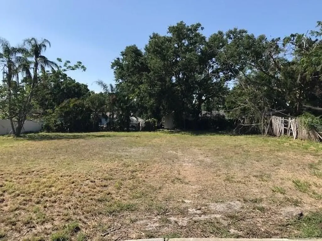 2930 Hawthorne Street Sarasota FL 34239