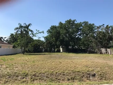 2930 Hawthorne Street Sarasota FL 34239