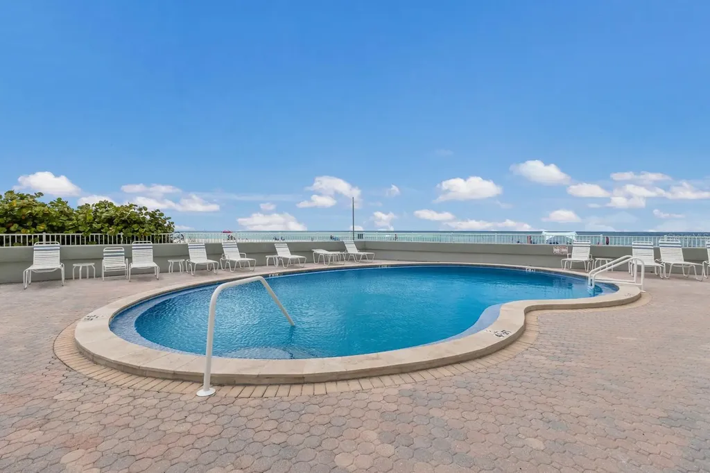 5200 Gulf Drive Holmes Beach FL 34217