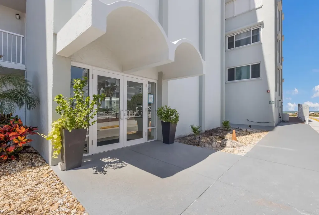 5200 Gulf Drive Holmes Beach FL 34217