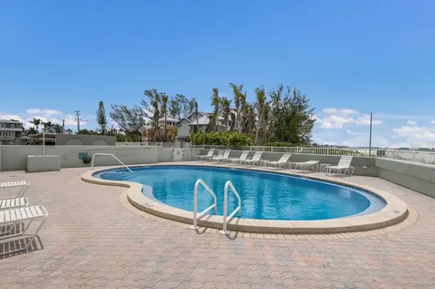5200 Gulf Drive Holmes Beach FL 34217