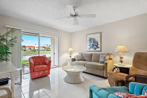 6077 Bahia Del Mar Boulevard St Petersburg FL 33715
